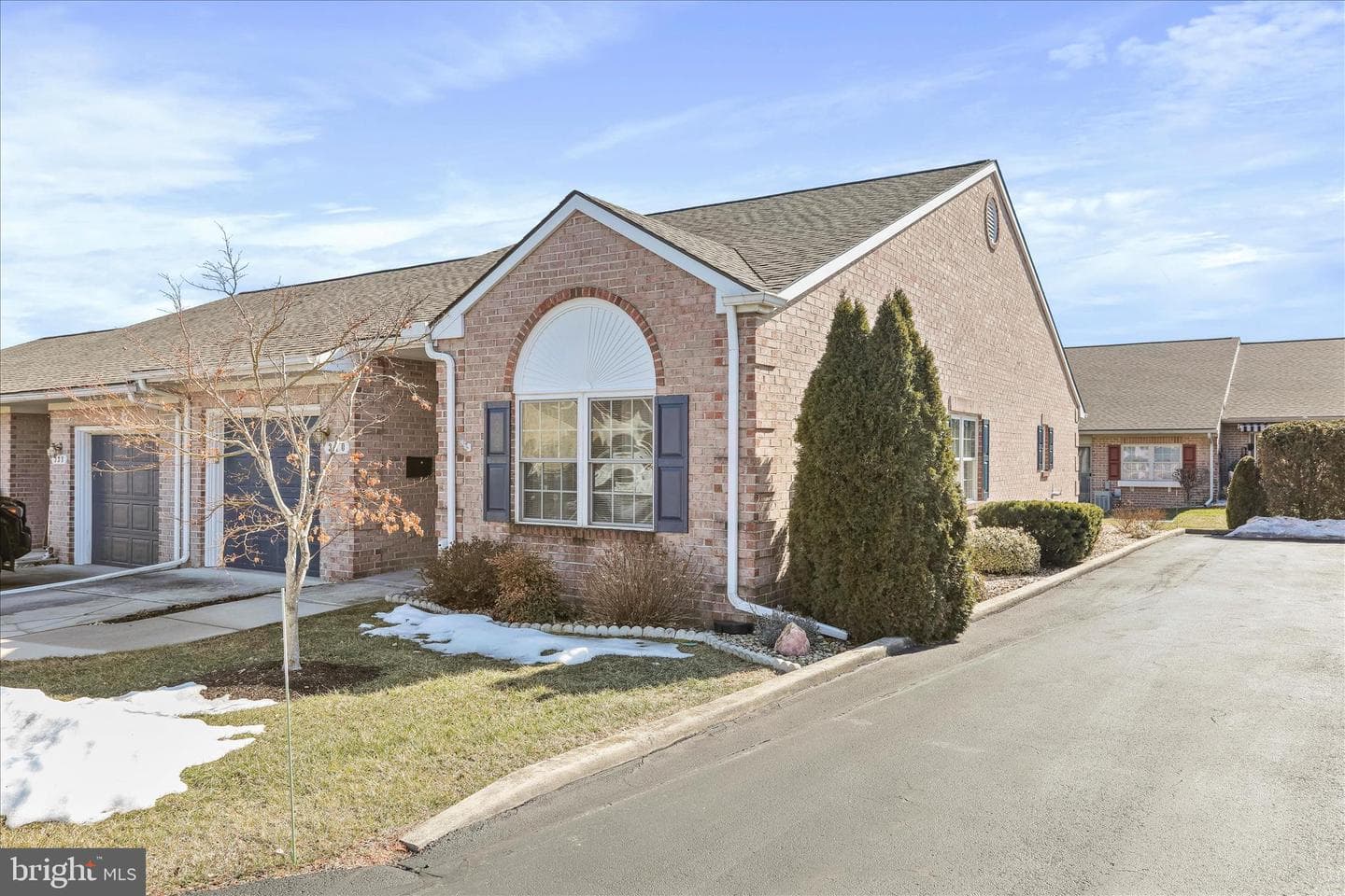 340 Sunbrook Lane photo 4