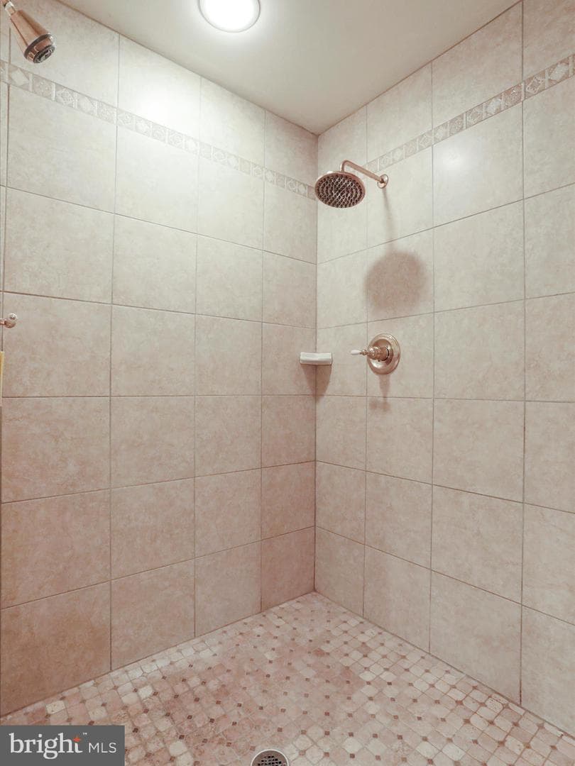 11025 Eastwood Drive photo 34