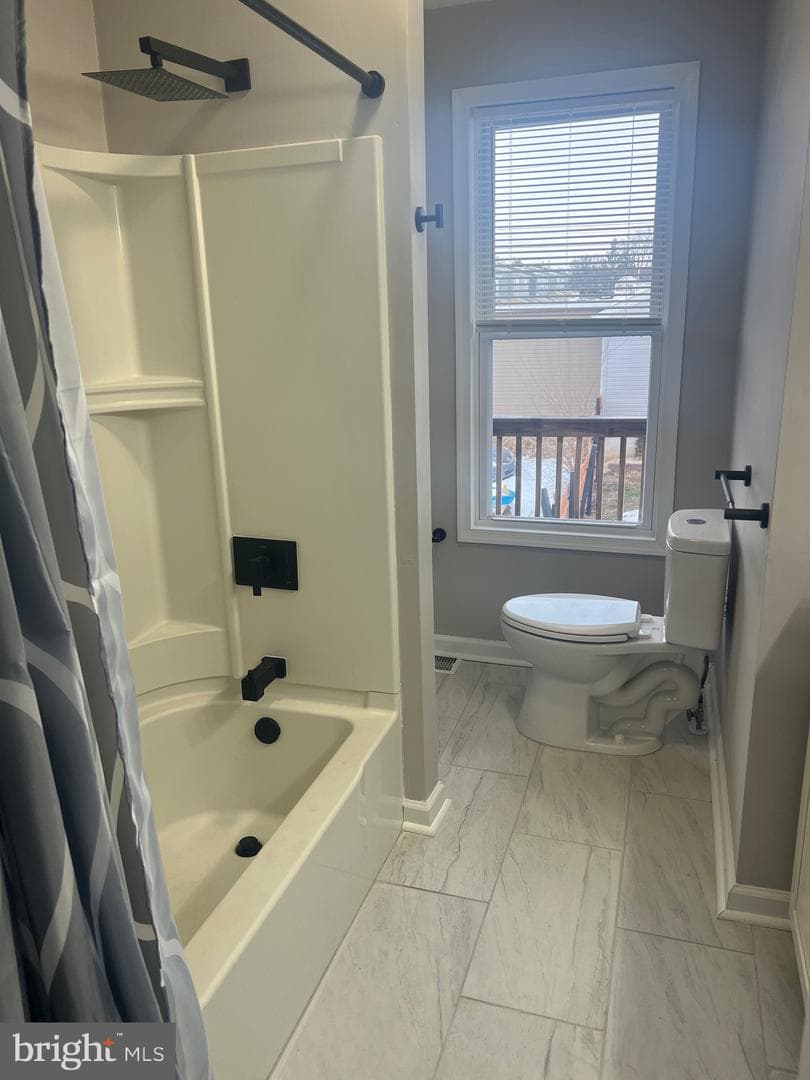 820 Salem Avenue photo 8