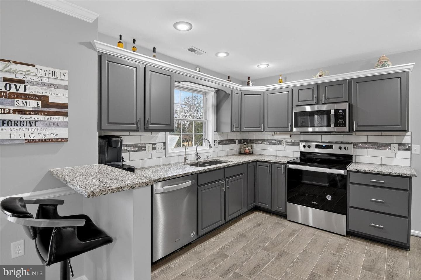 12214 Bucky Avenue photo 12