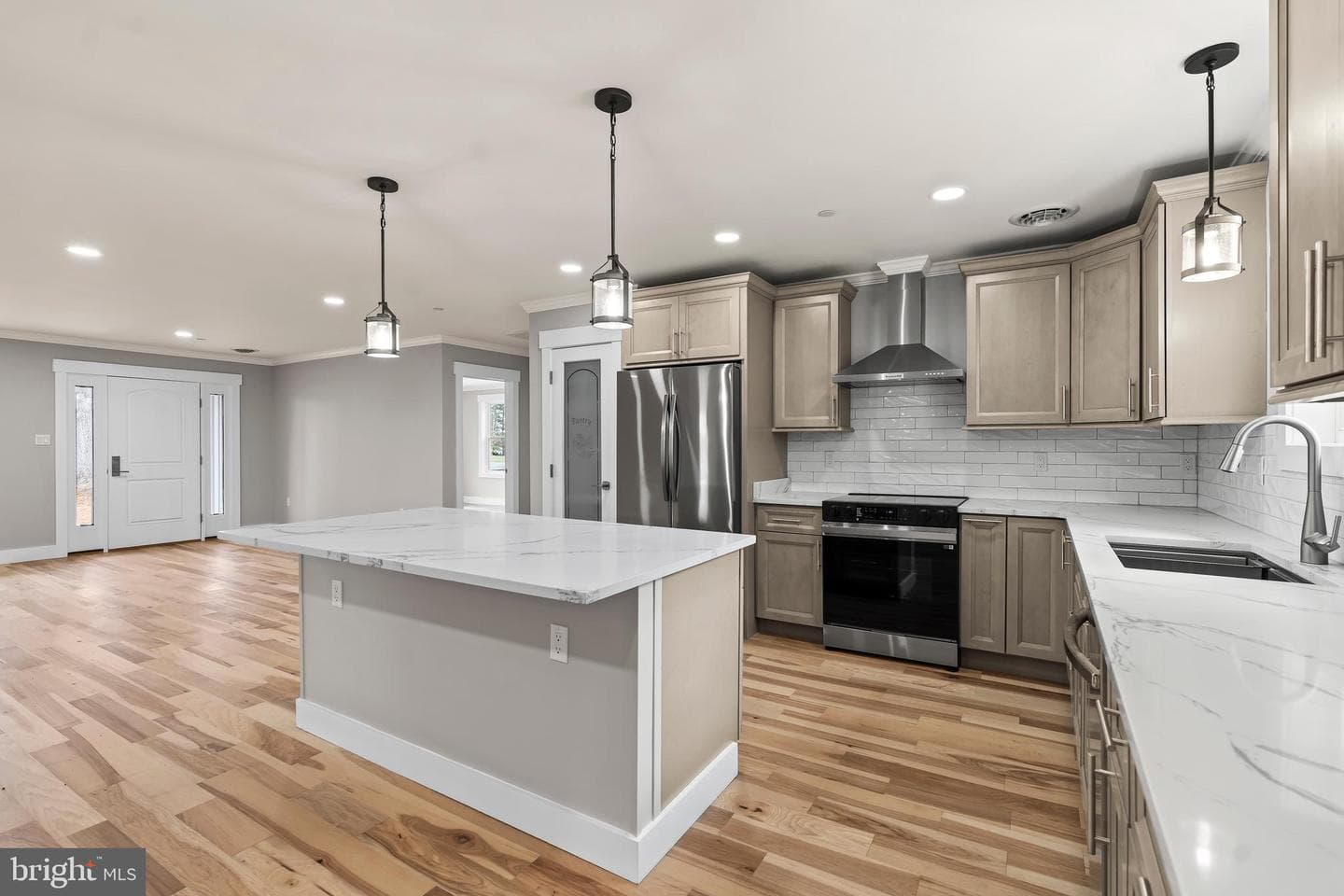 18212 Woodside Drive photo 12