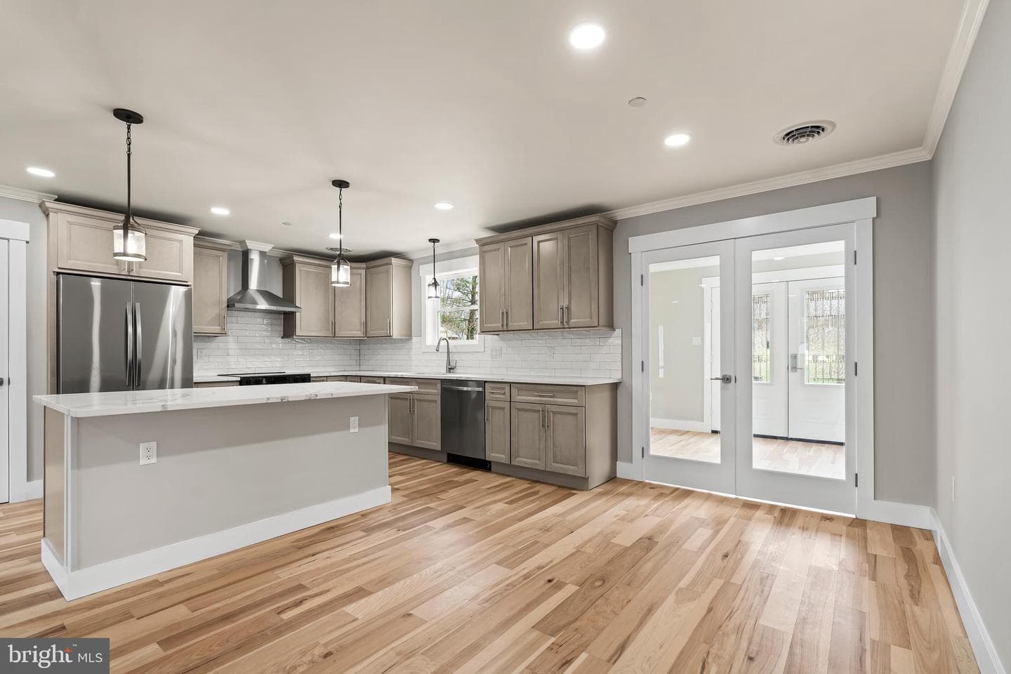 18212 Woodside Drive photo 18