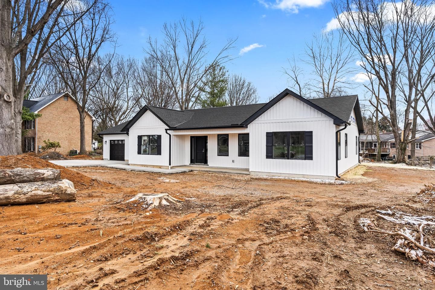 18212 Woodside Drive photo 2
