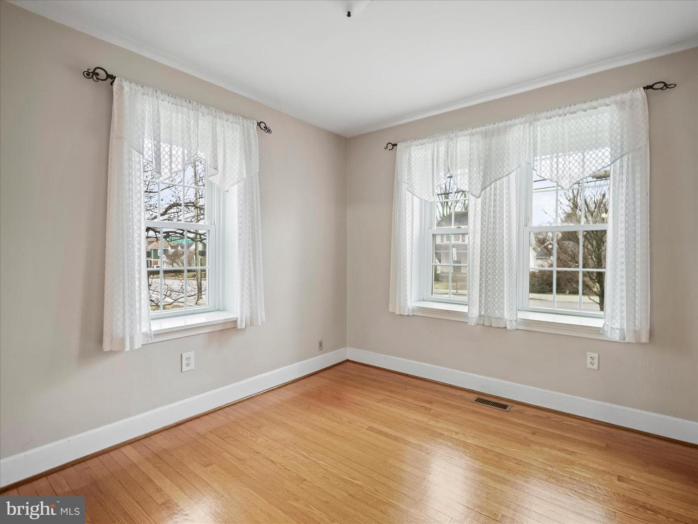 1304 Salem Avenue photo 9