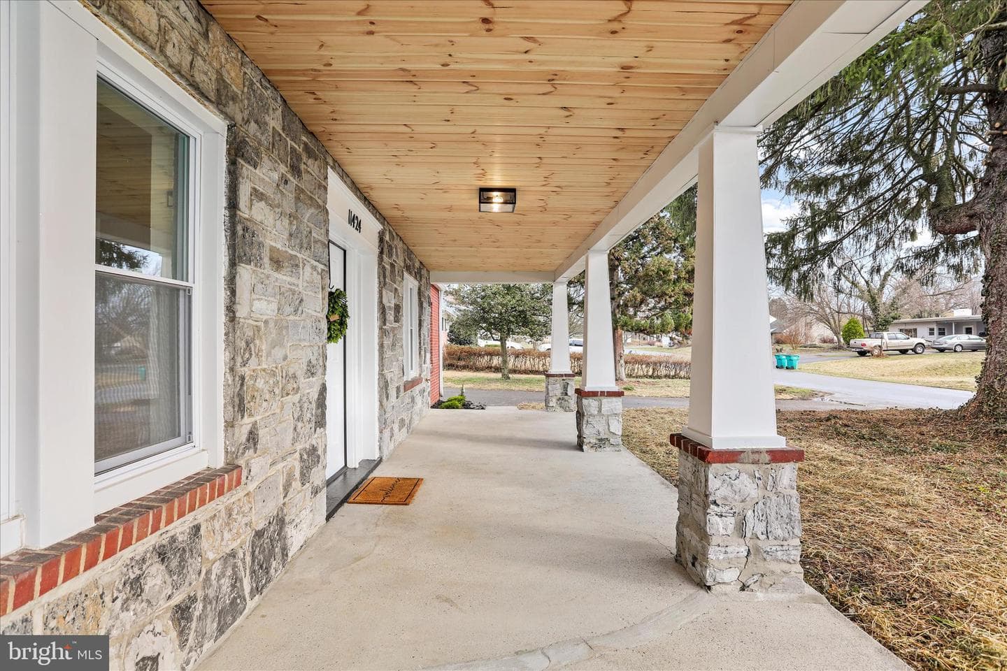 11424 Englewood Road photo 5