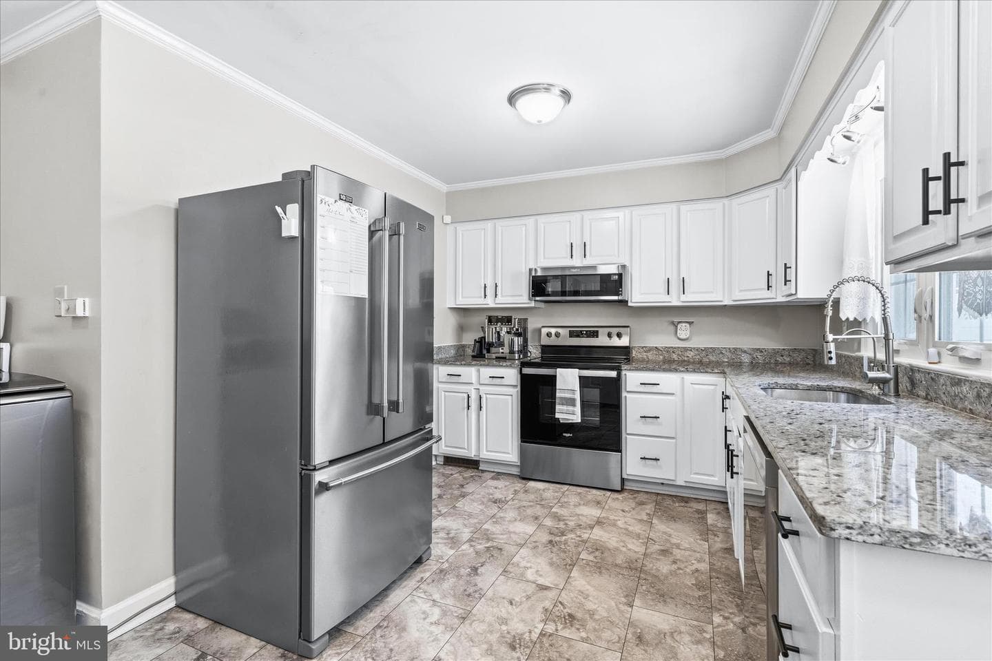 329 E Irvin Avenue photo 17