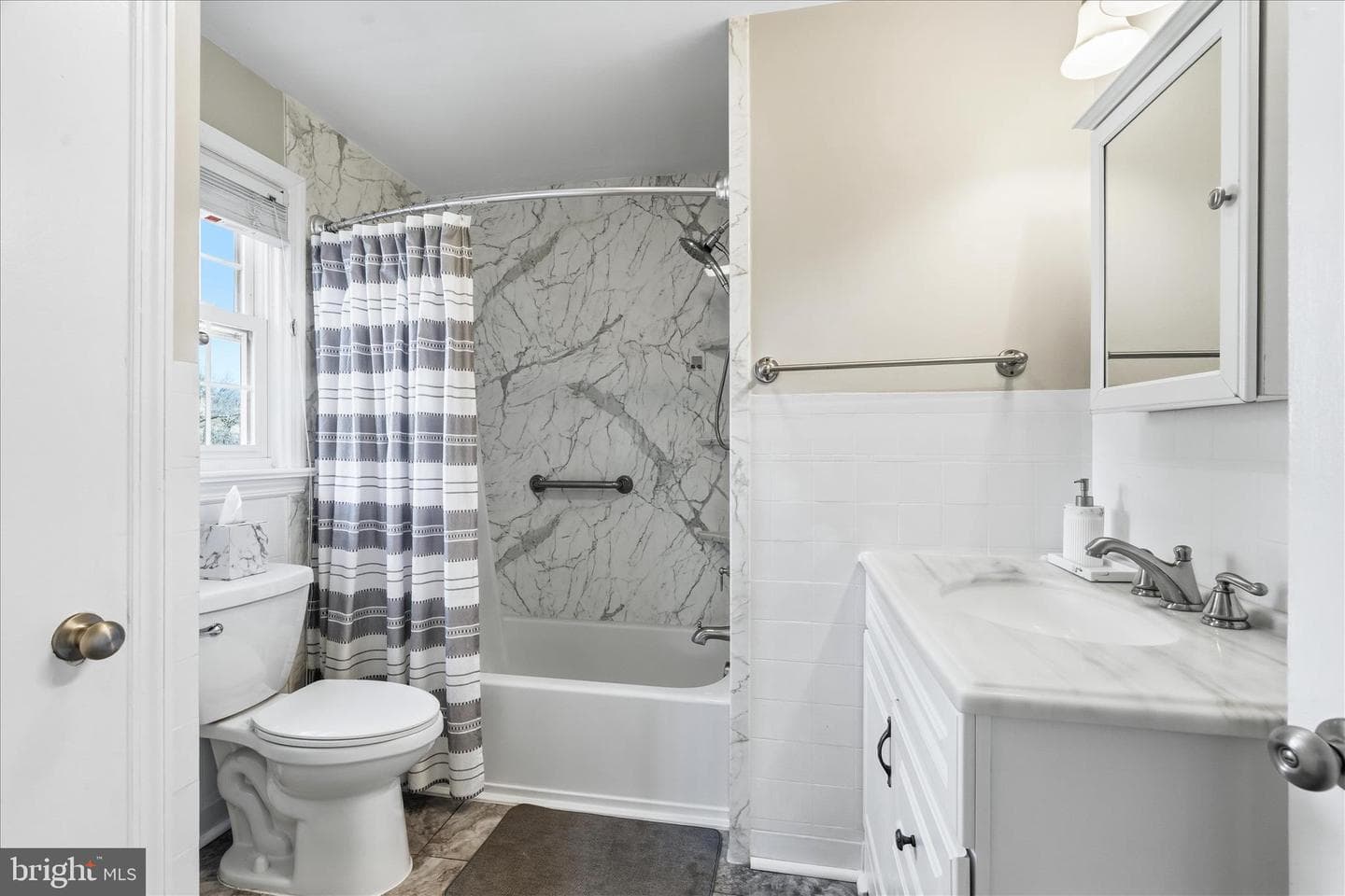 329 E Irvin Avenue photo 29