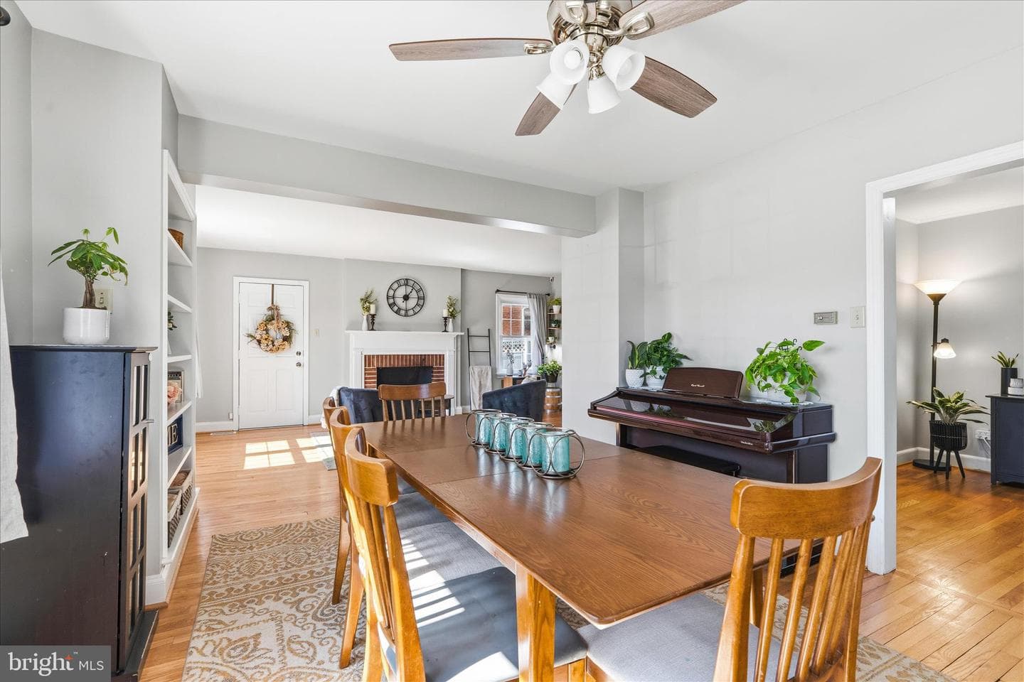 329 E Irvin Avenue photo 3