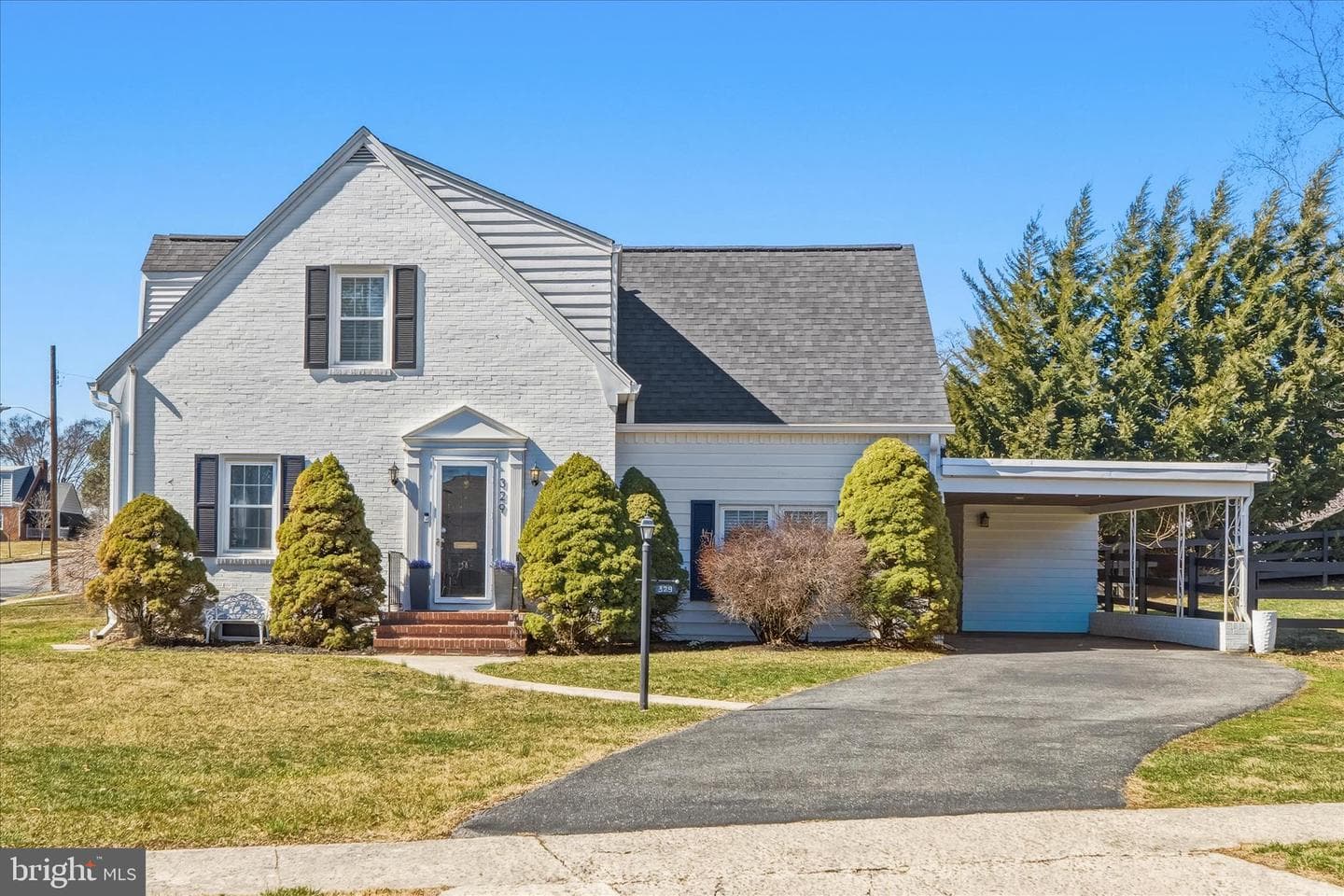329 E Irvin Avenue photo 46