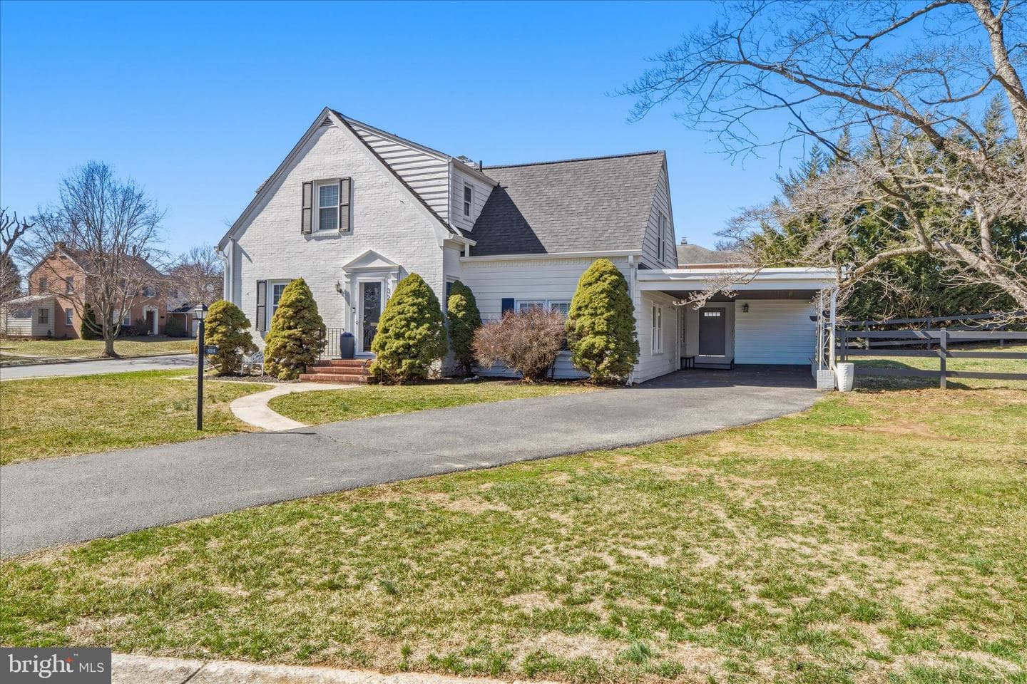 329 E Irvin Avenue photo 48