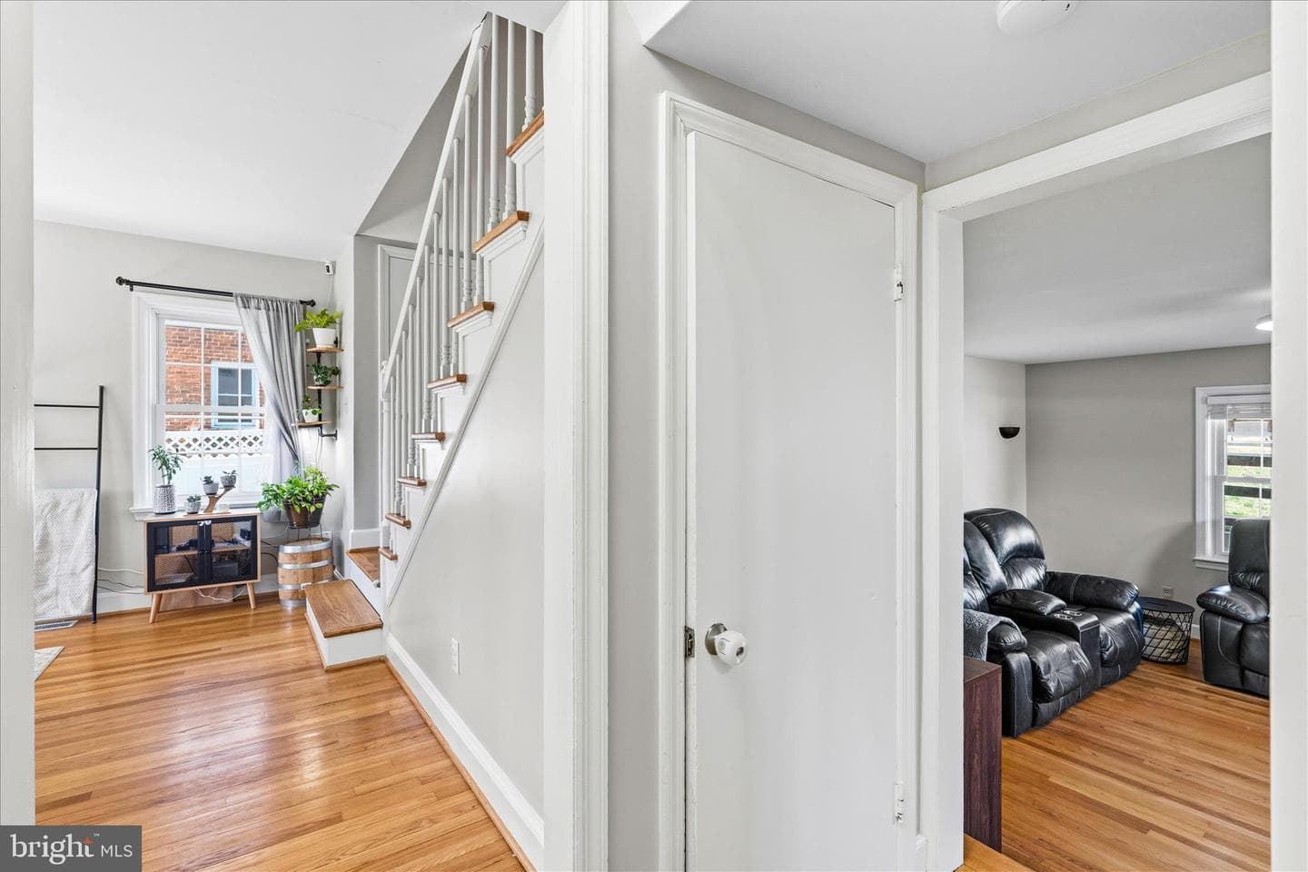 329 E Irvin Avenue photo 9