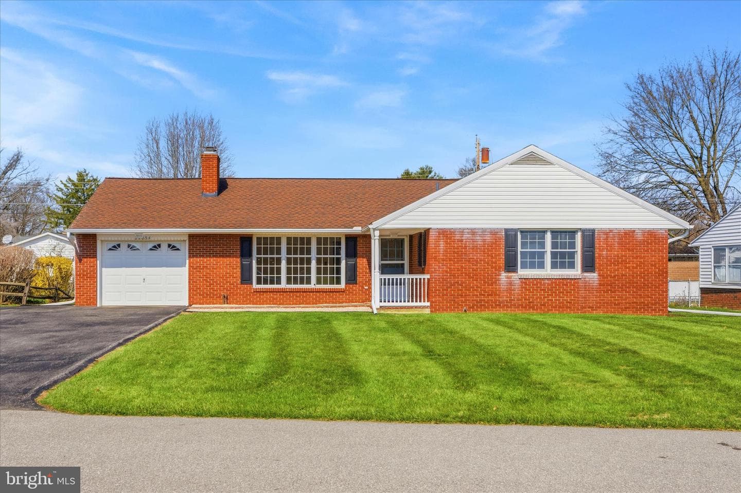 22054 Mohawk Drive photo 2