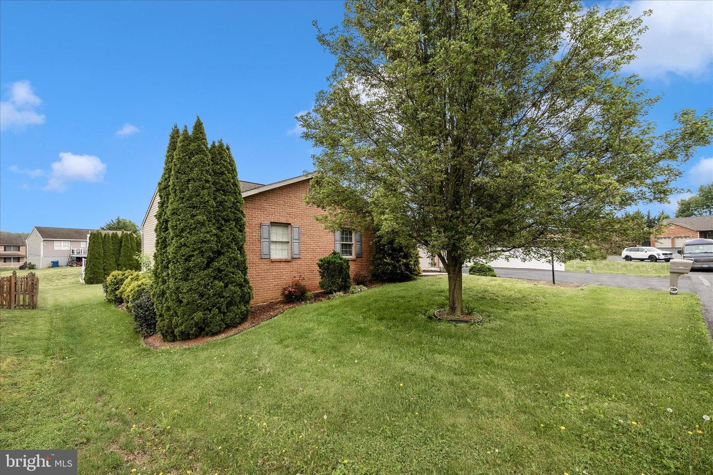 235 Montclair Court photo 48