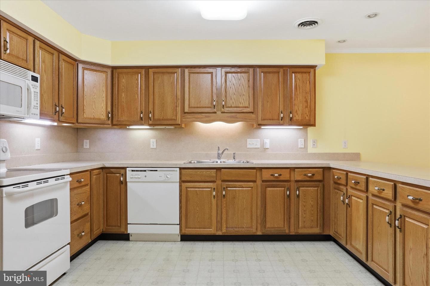 1240 Grand Legacy Drive photo 10