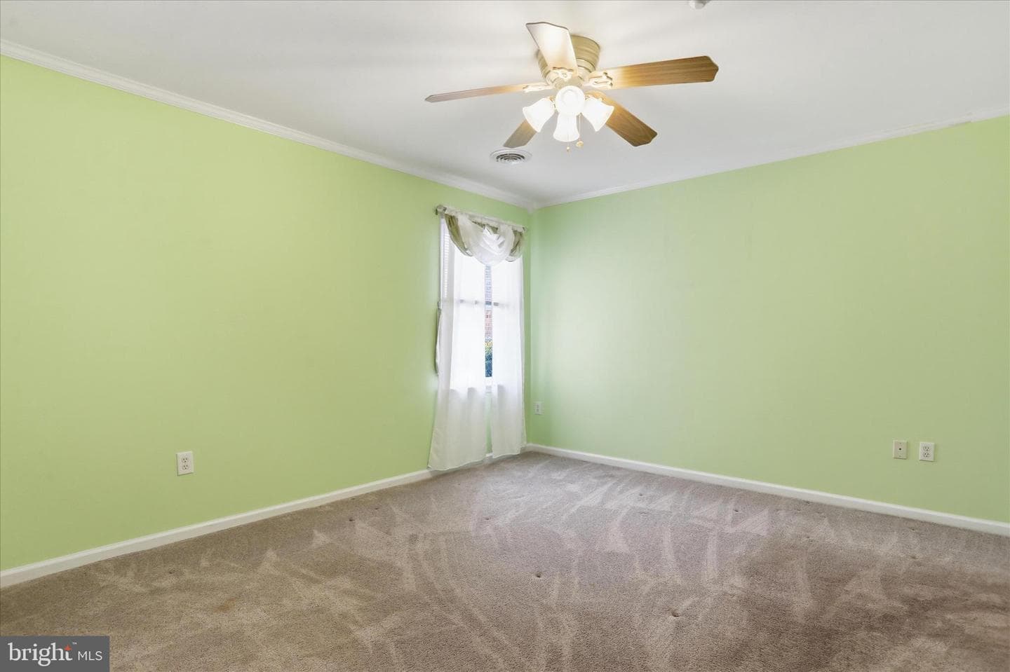 1240 Grand Legacy Drive photo 18