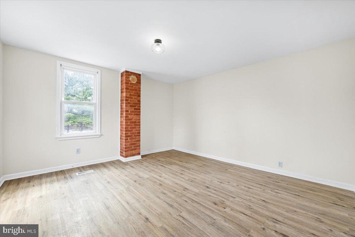 1275 Jefferson Boulevard photo 13