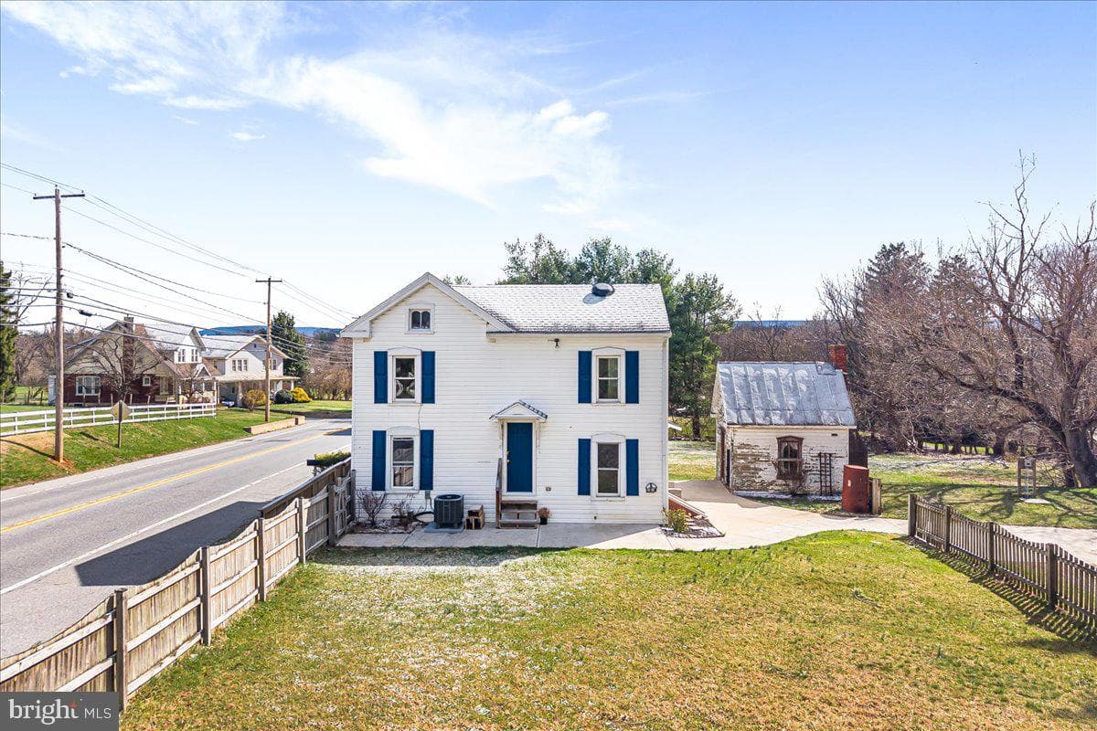 1275 Jefferson Boulevard photo 2