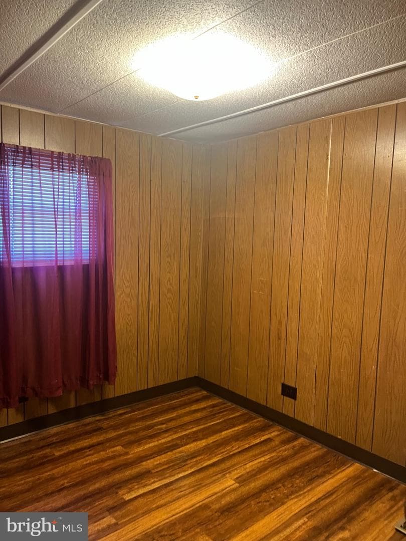 17813 Sherman Avenue photo 24
