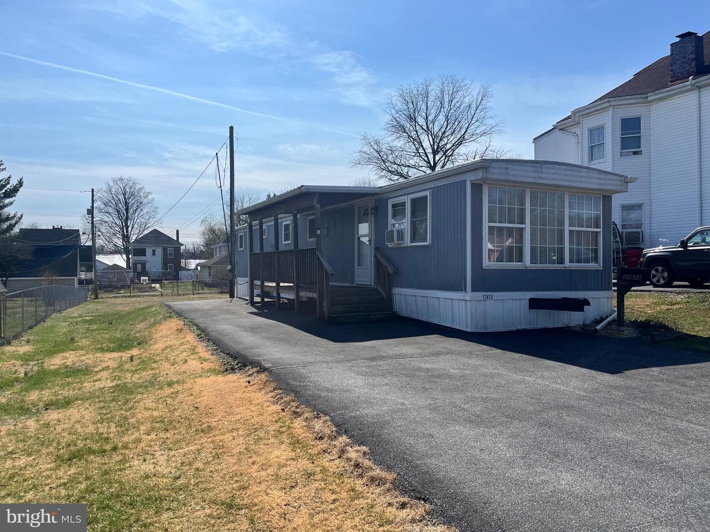 17813 Sherman Avenue photo 3