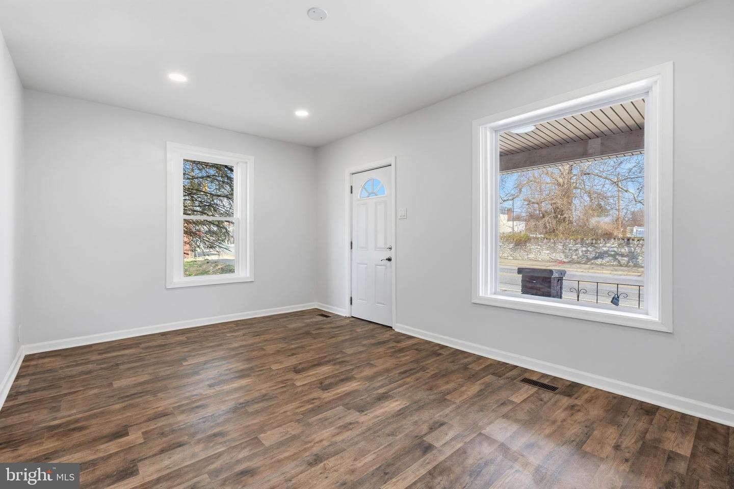 947 W Washington Street photo 3