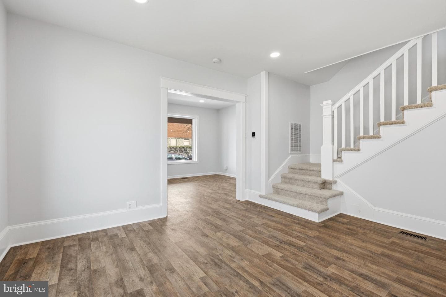 947 W Washington Street photo 5