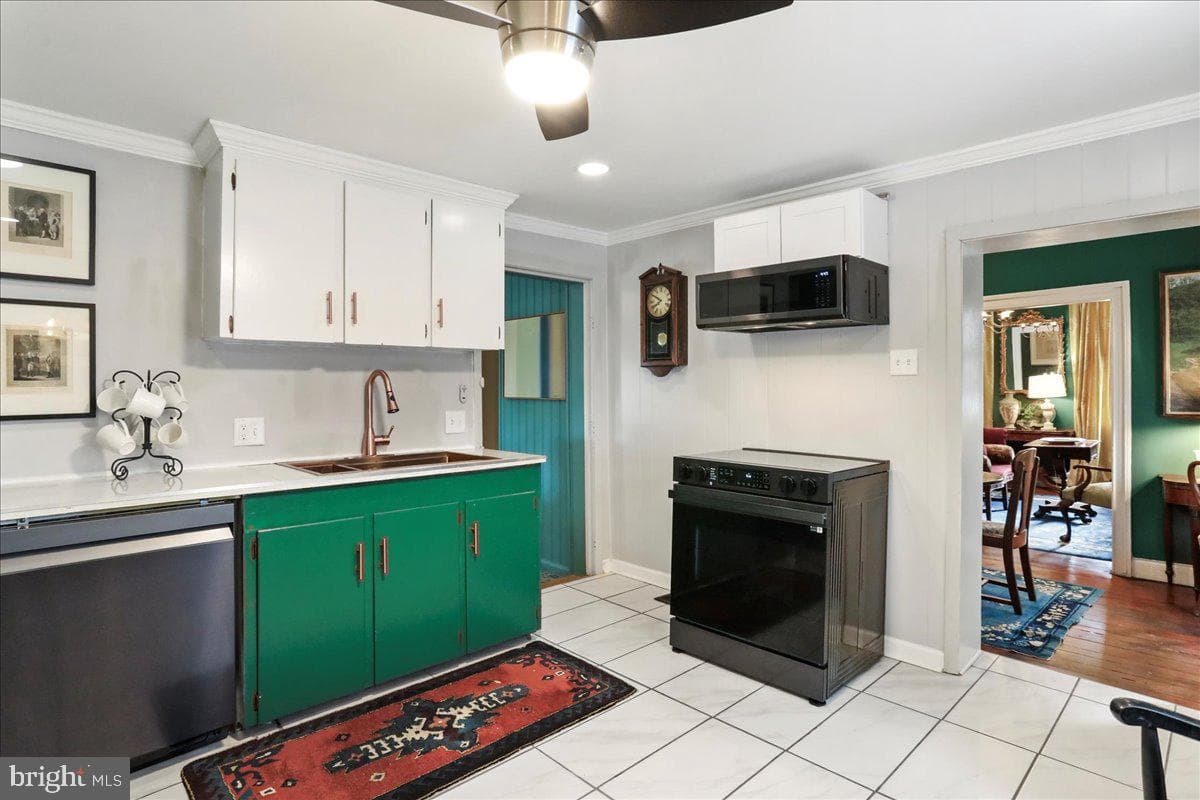 27 E Salisbury Street photo 11