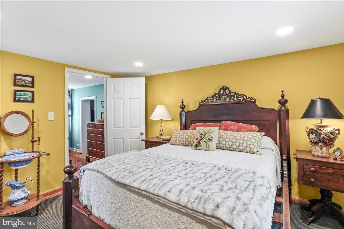 27 E Salisbury Street photo 18