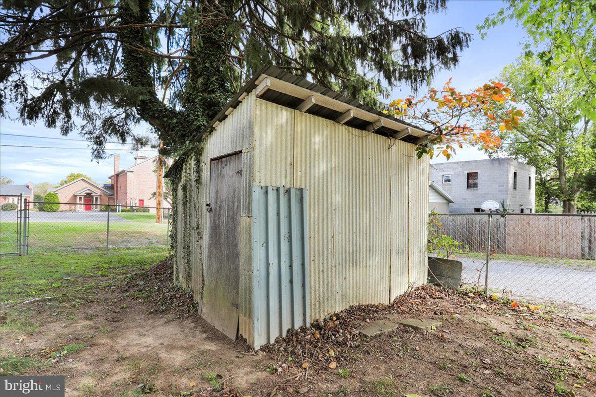 27 E Salisbury Street photo 32