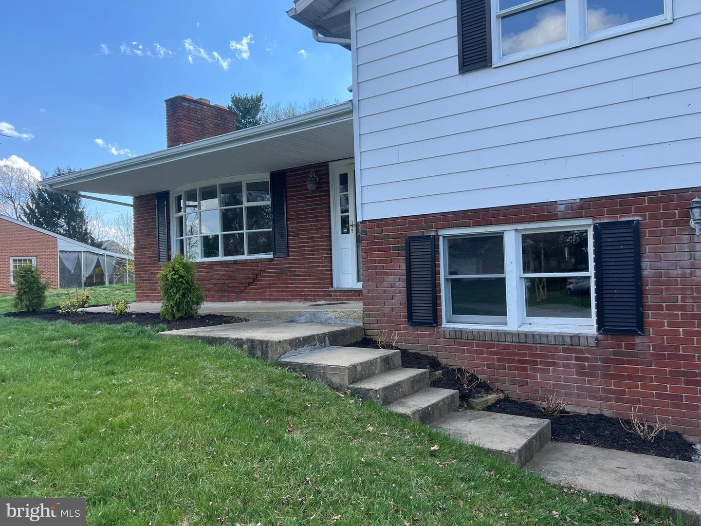 19119 Woodhaven Drive photo 5