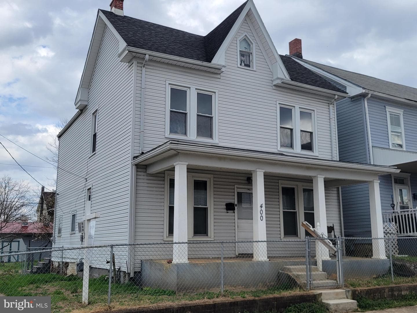 400 Ridge Avenue photo 2