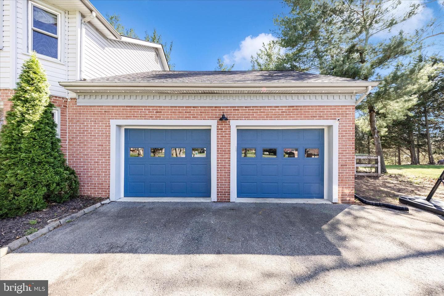 9800 Woodside Court photo 5