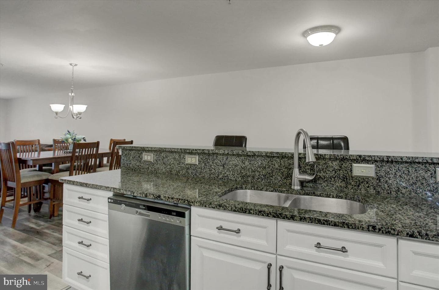 7 Eckstine Court photo 19