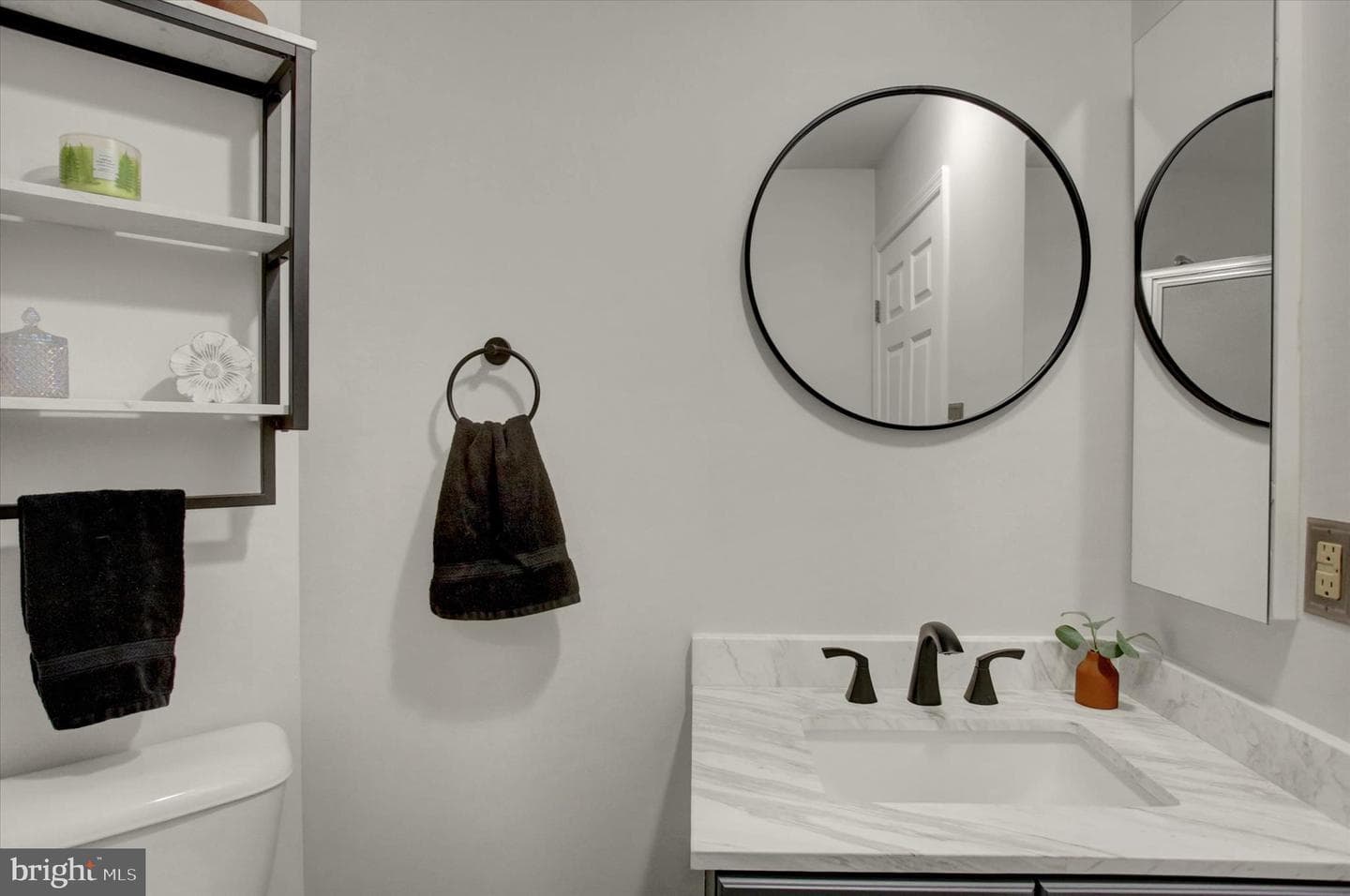 7 Eckstine Court photo 8