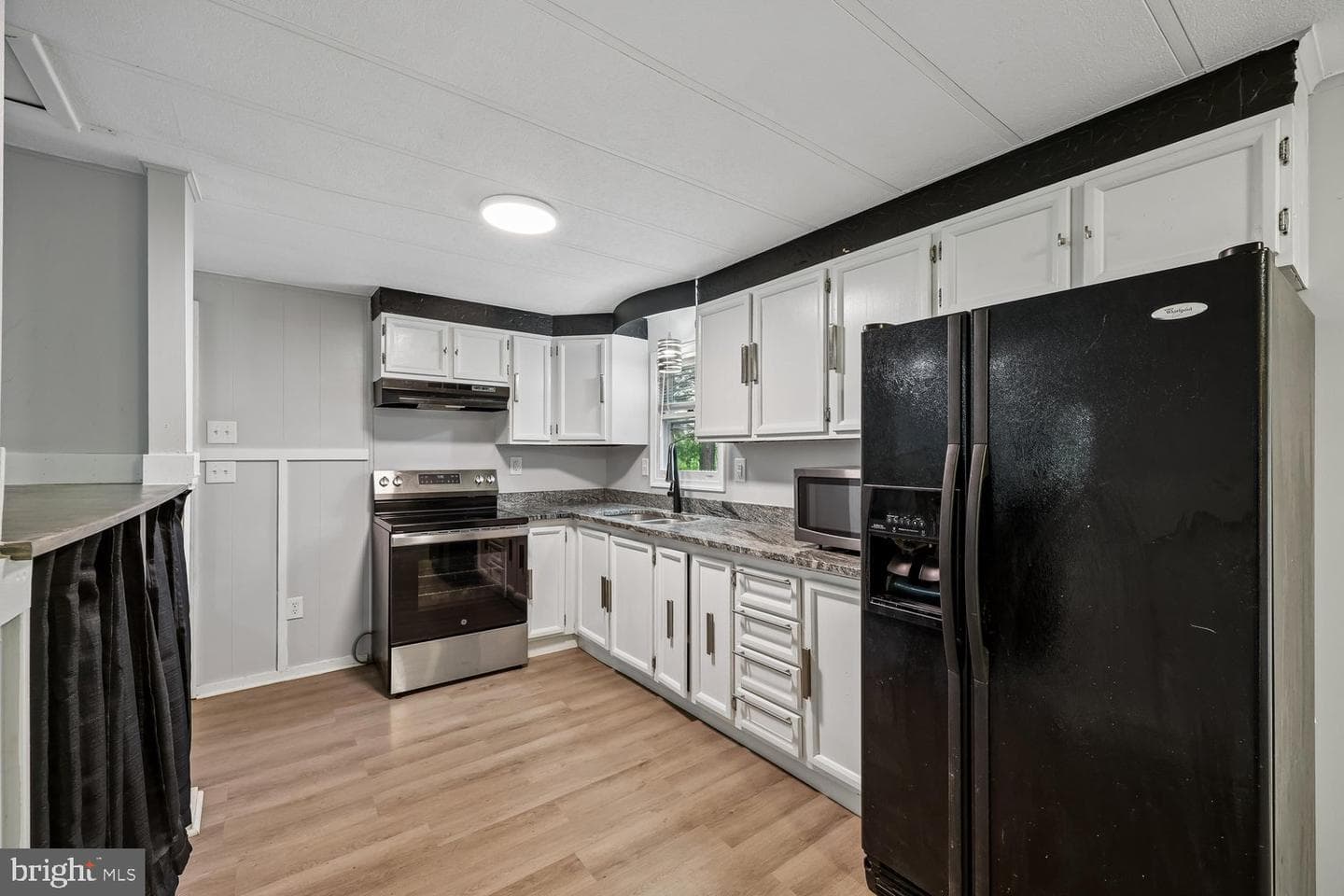 21639 Leiter Street photo 12