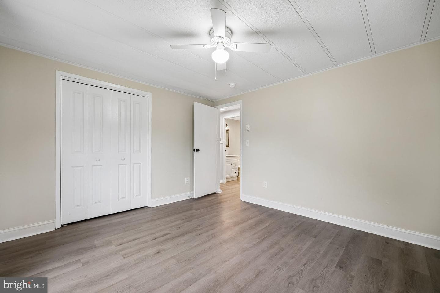 21639 Leiter Street photo 19