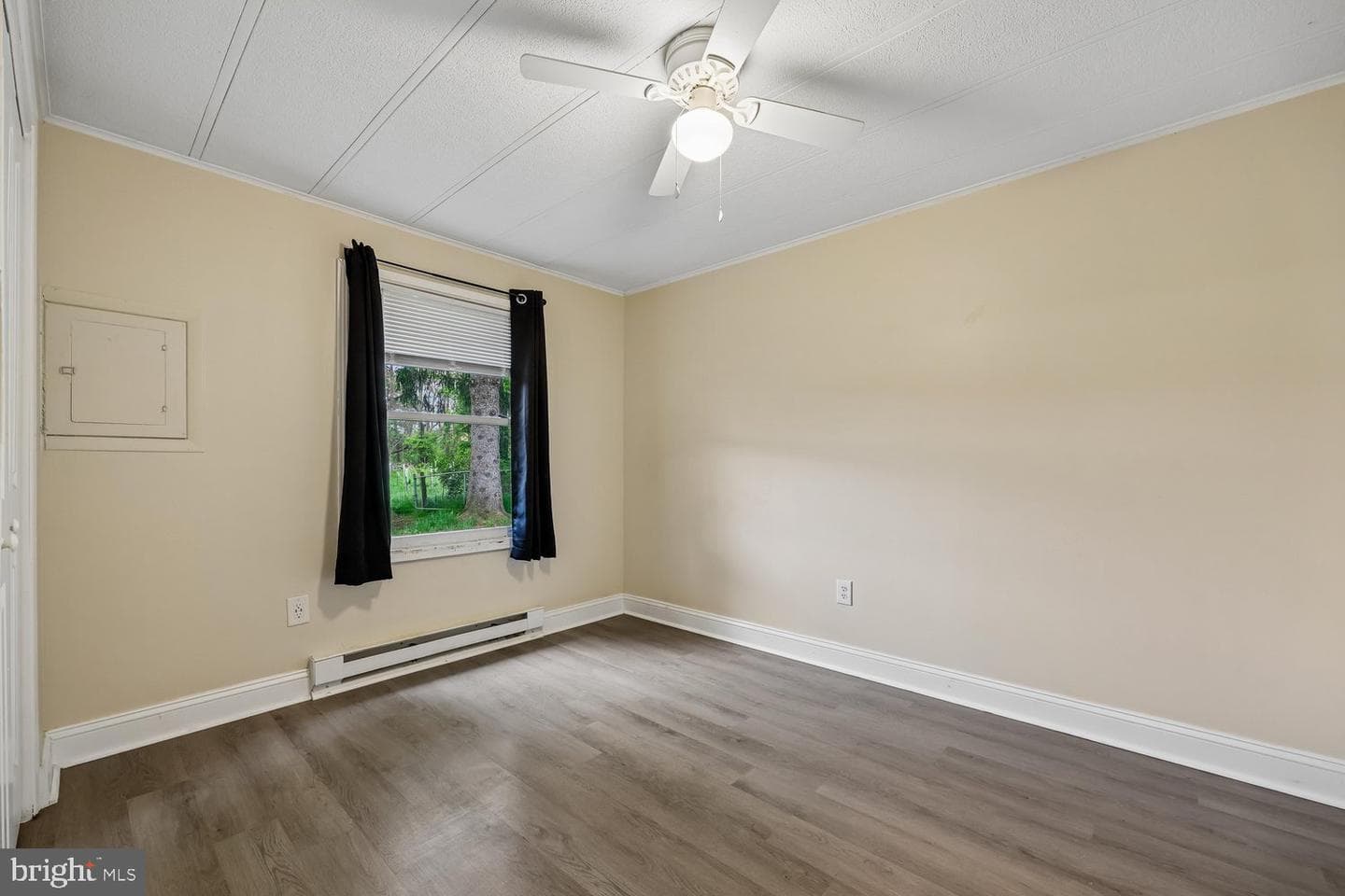 21639 Leiter Street photo 22
