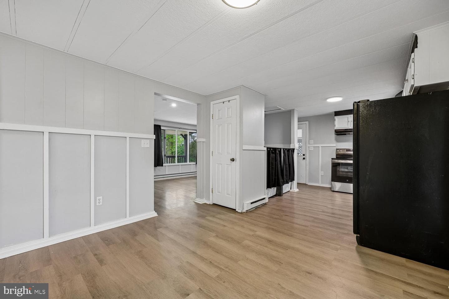 21639 Leiter Street photo 4