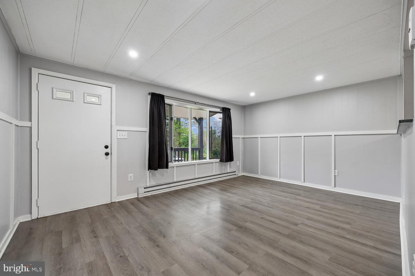 21639 Leiter Street photo 7