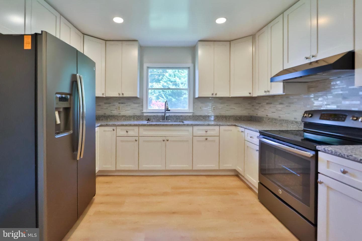 13929 Green Mountain Drive photo 11