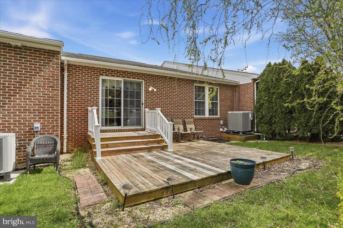 5 Eckstine Court photo 24
