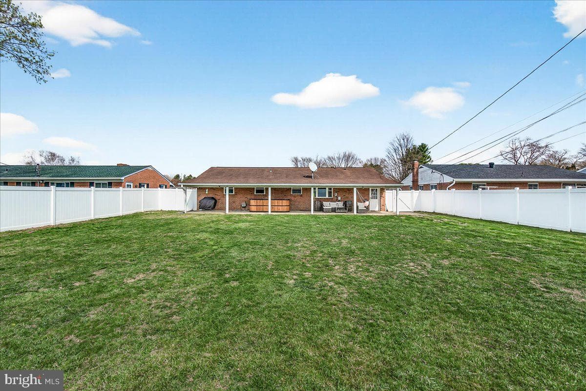 106 Harvard Road photo 37