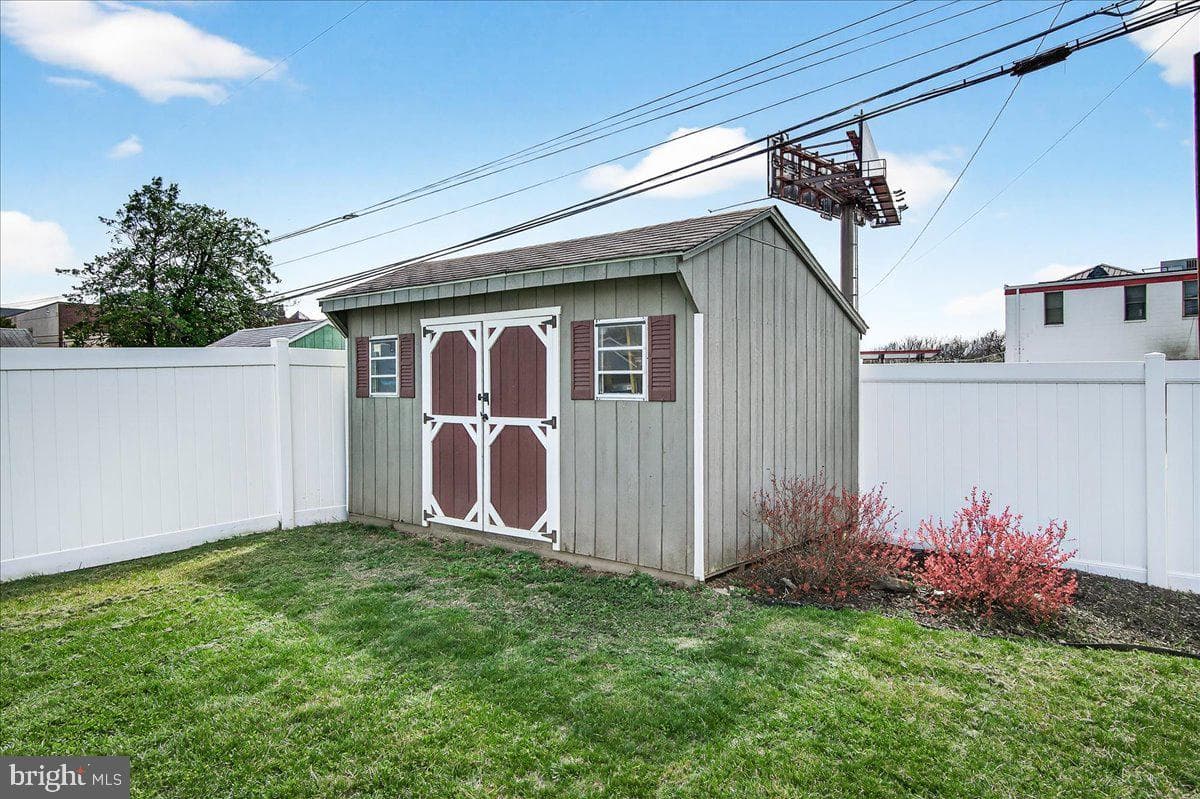 106 Harvard Road photo 38
