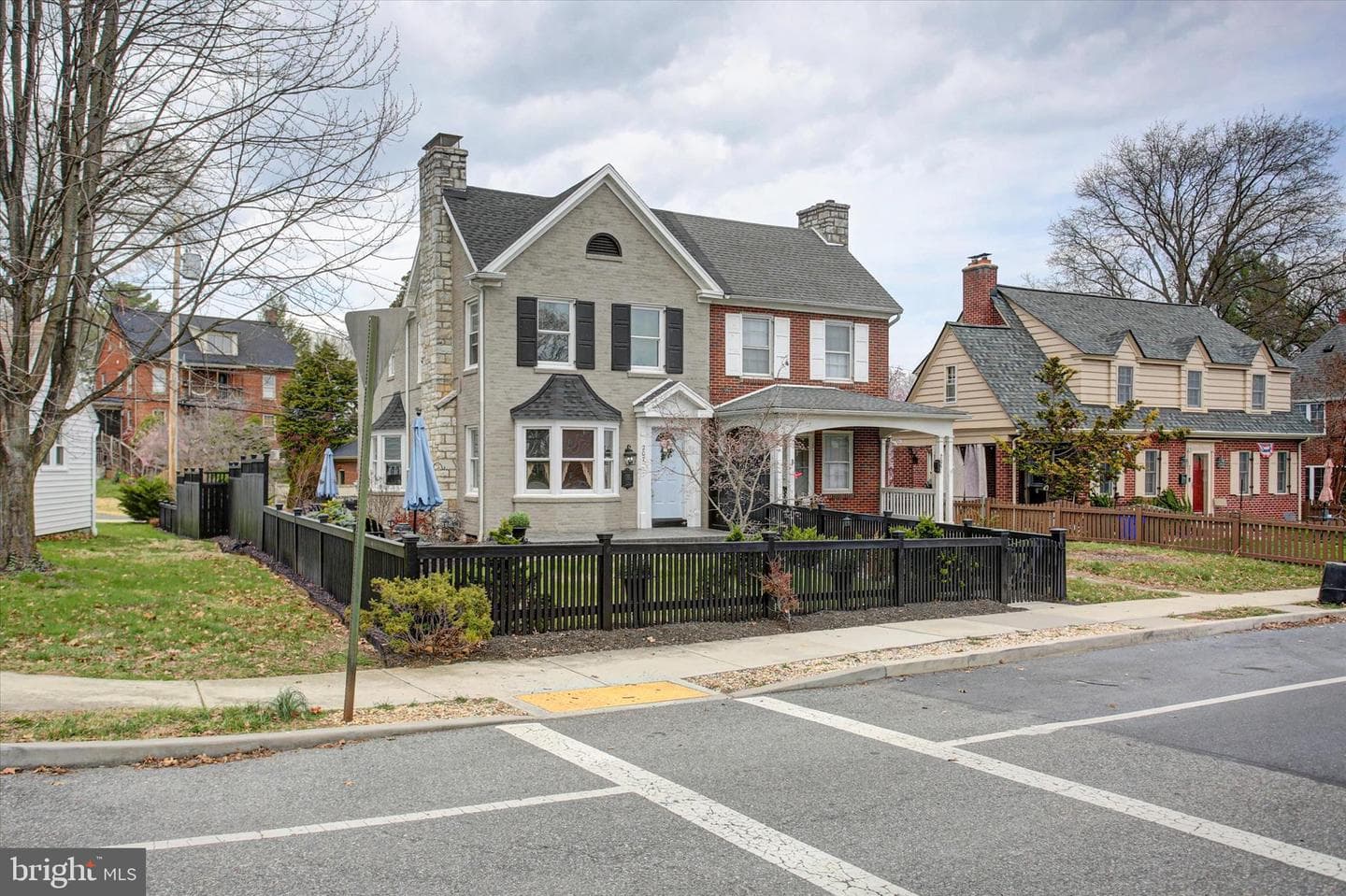 207 E Irvin Avenue photo 3
