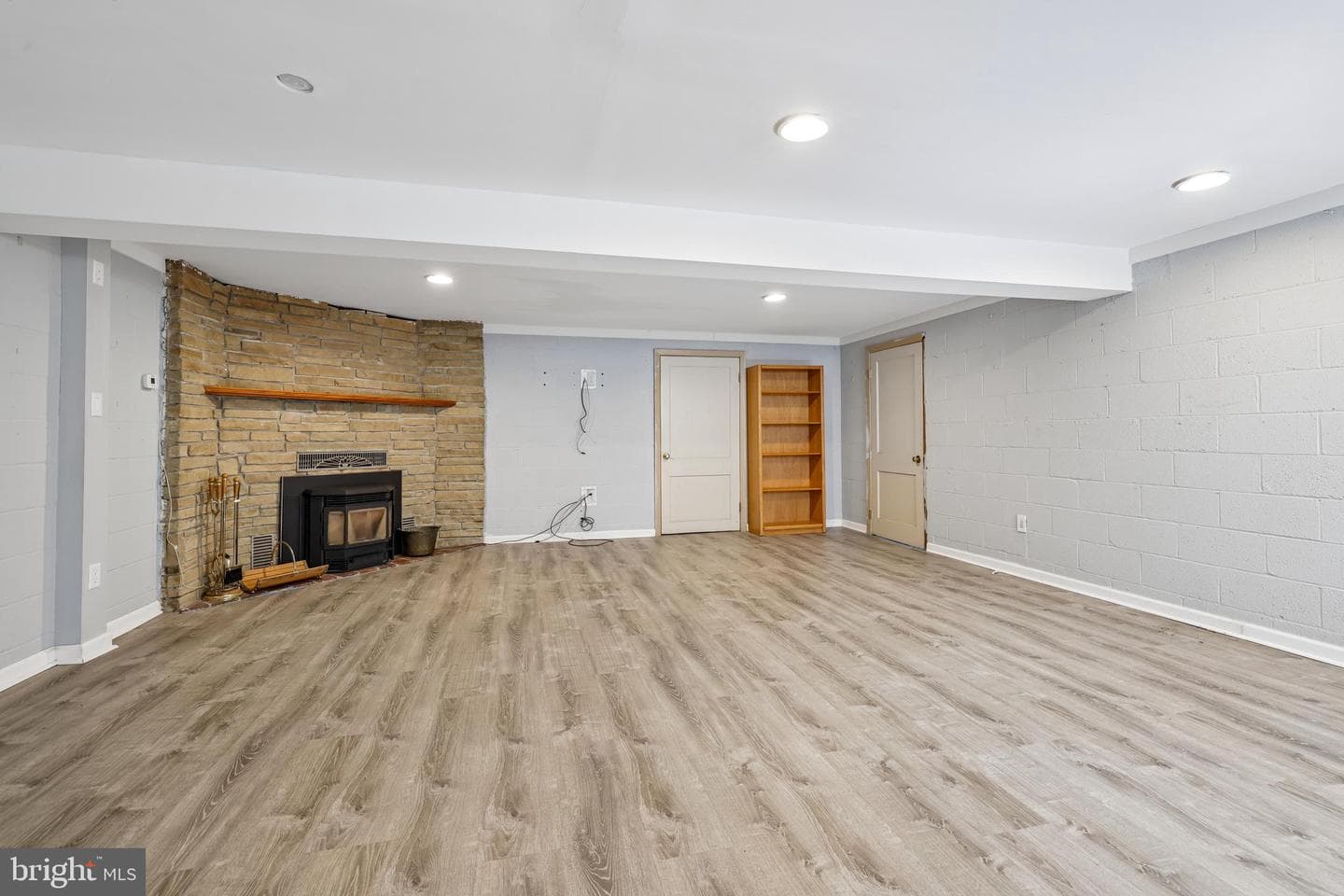 11910 Wesley Drive photo 28