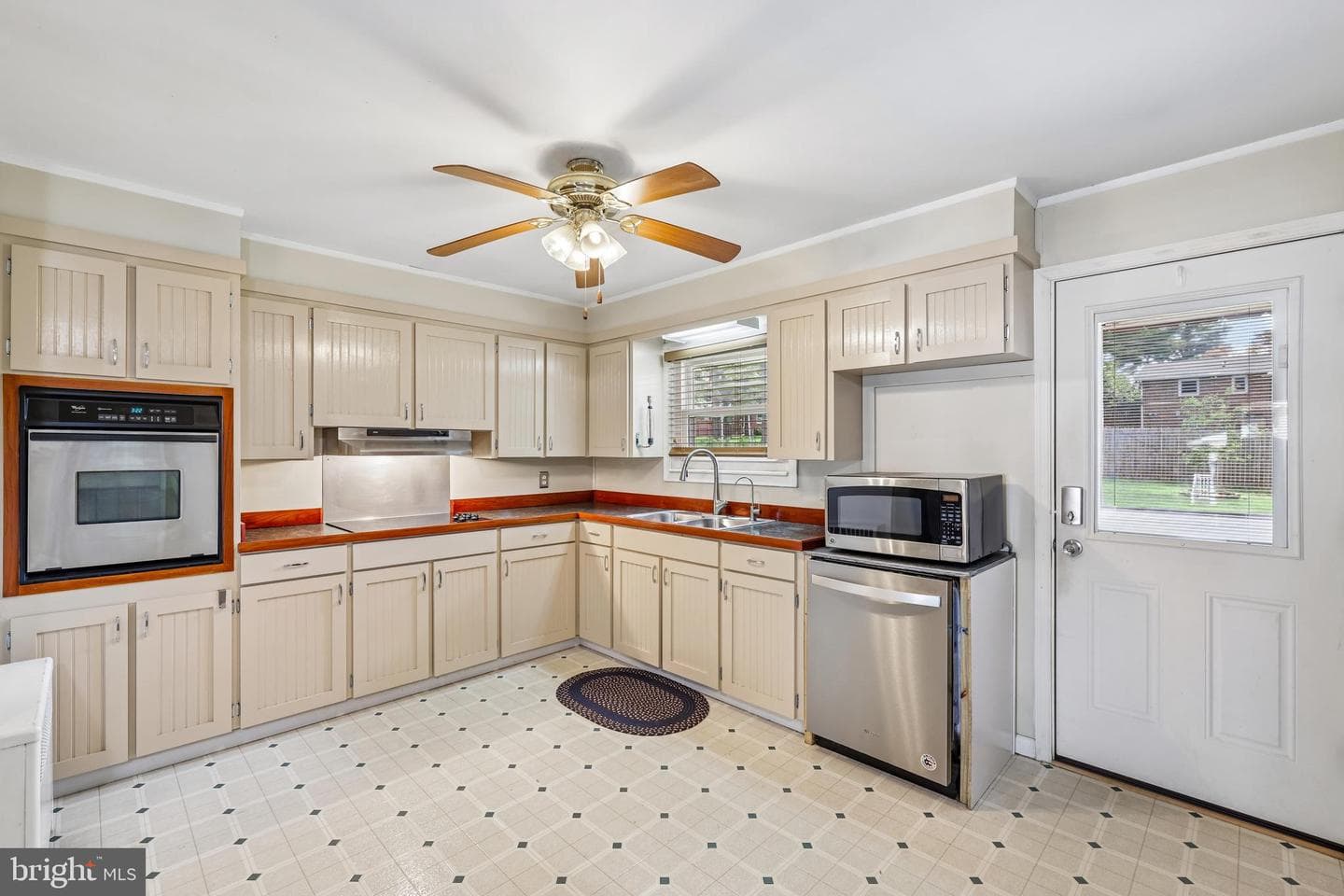 11910 Wesley Drive photo 3