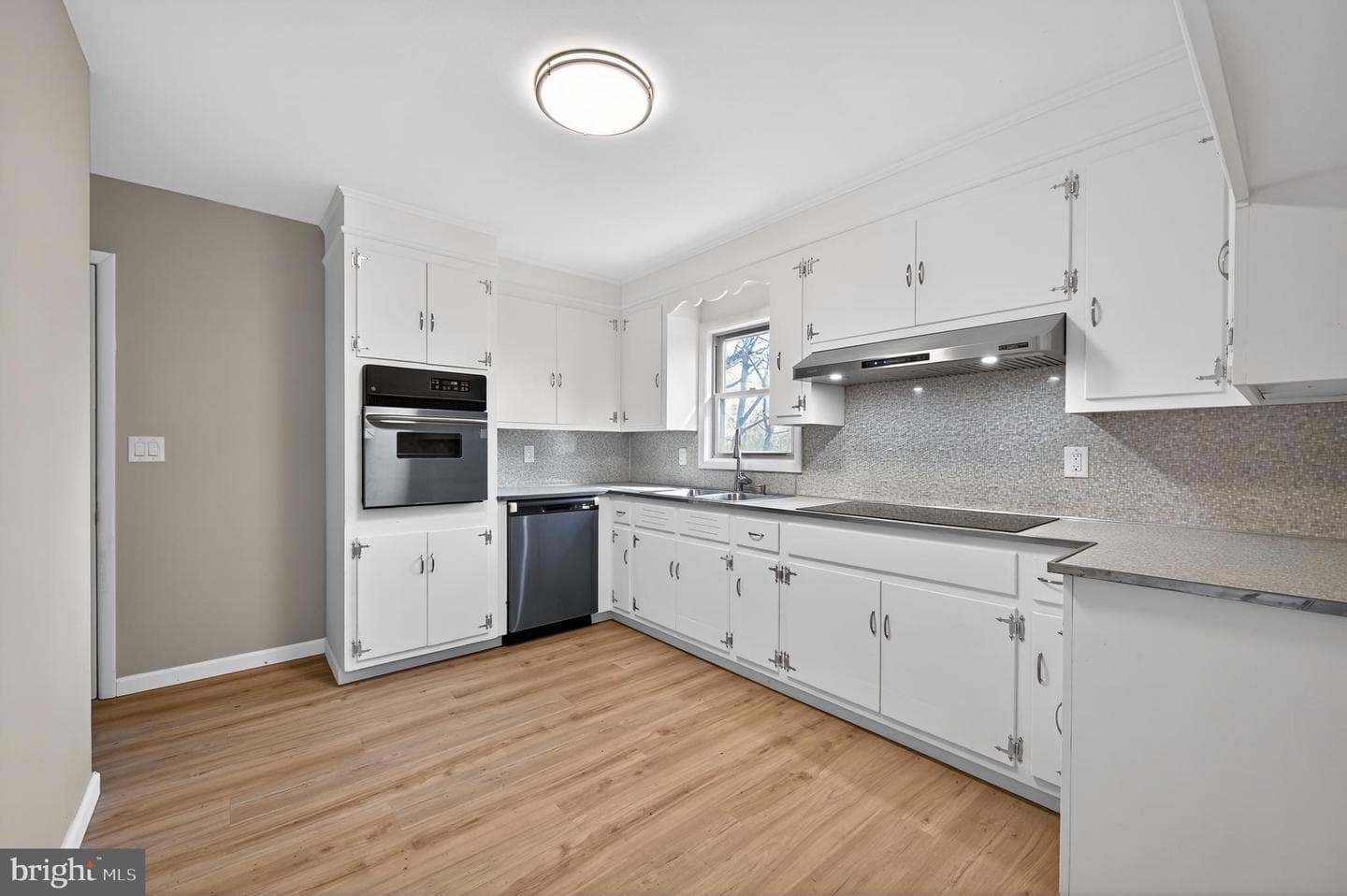 17721 Timberlane photo 19