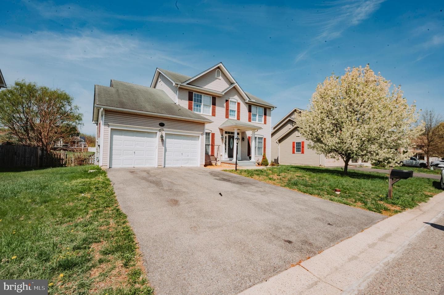13558 Essex Drive photo 2