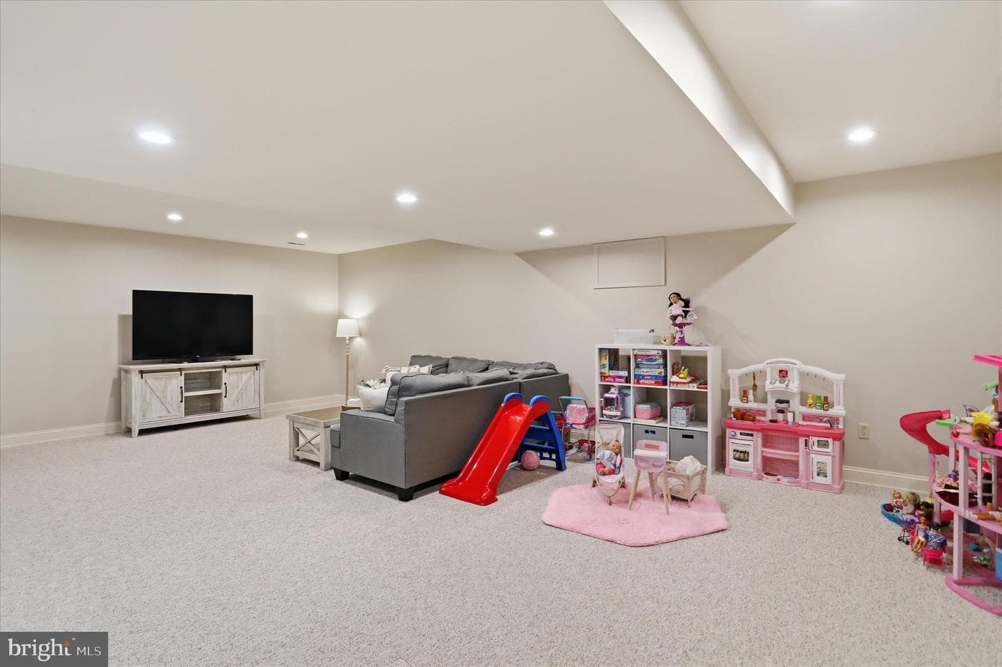 220 Montclair Court photo 35