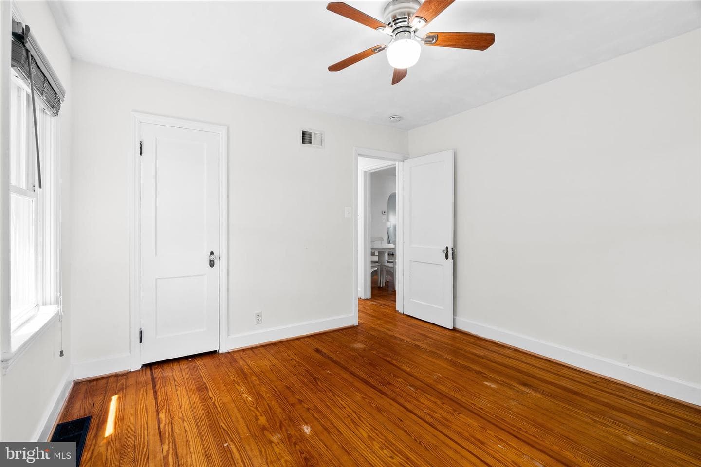 402 Guilford Avenue photo 17