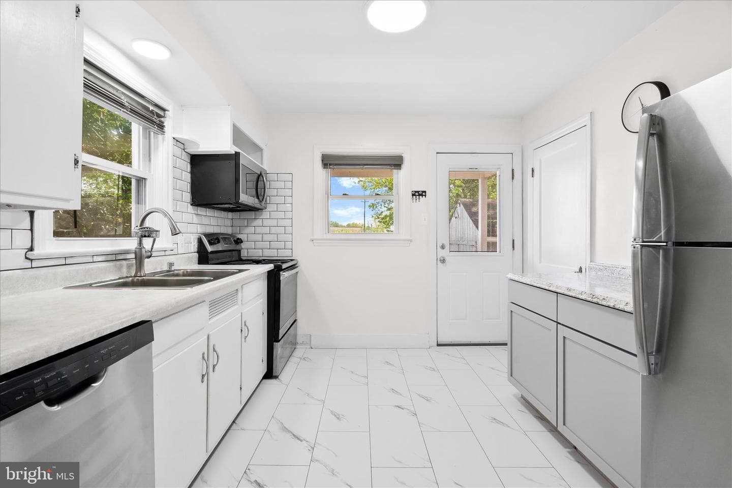 402 Guilford Avenue photo 41